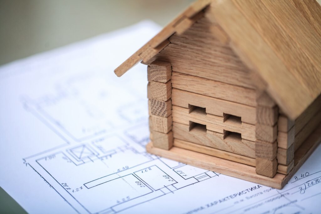 Construire une maison sur des plans avec plan - projet de construction