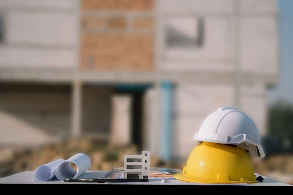 Maison de construction et bâtiment. Travaux de réparation.